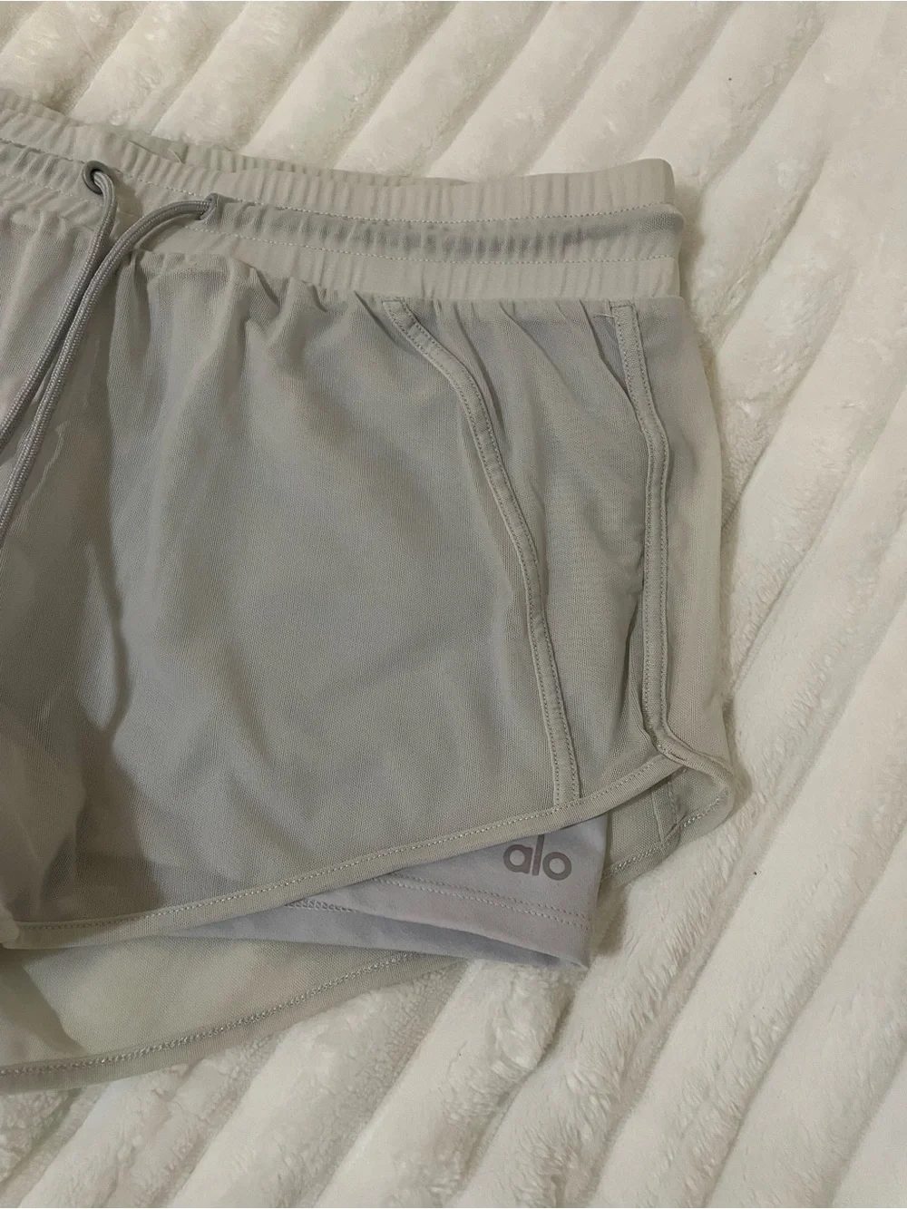 ALO Yoga Women’s White Run Short with Drawstring Waist